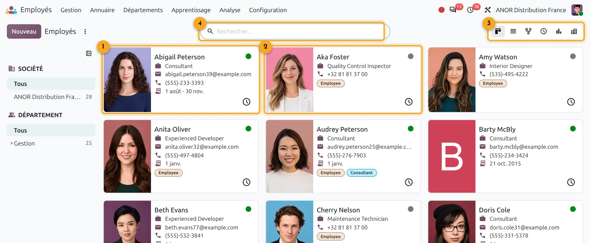 Écran Odoo 20 Employés : cartes des salariés avec photo, poste, contact et statut de présence, filtres par département